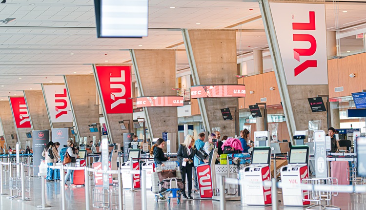 Aire de départ de l’Aéroport International de Montréal-Trudeau – Crédit © YUL Aéroport International de Montréal-Trudeau Aire de départ de l'Aéroport International de Montréal-Trudeau