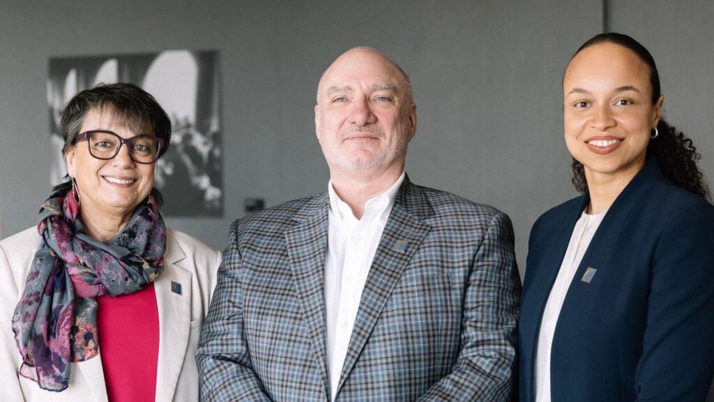 Jo-Anne Sauvé-Taylor, Joseph Klein et Brishna Hilaire.