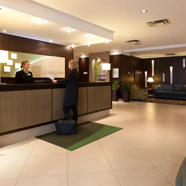 Holiday Inn Laval Montréal 2022-04